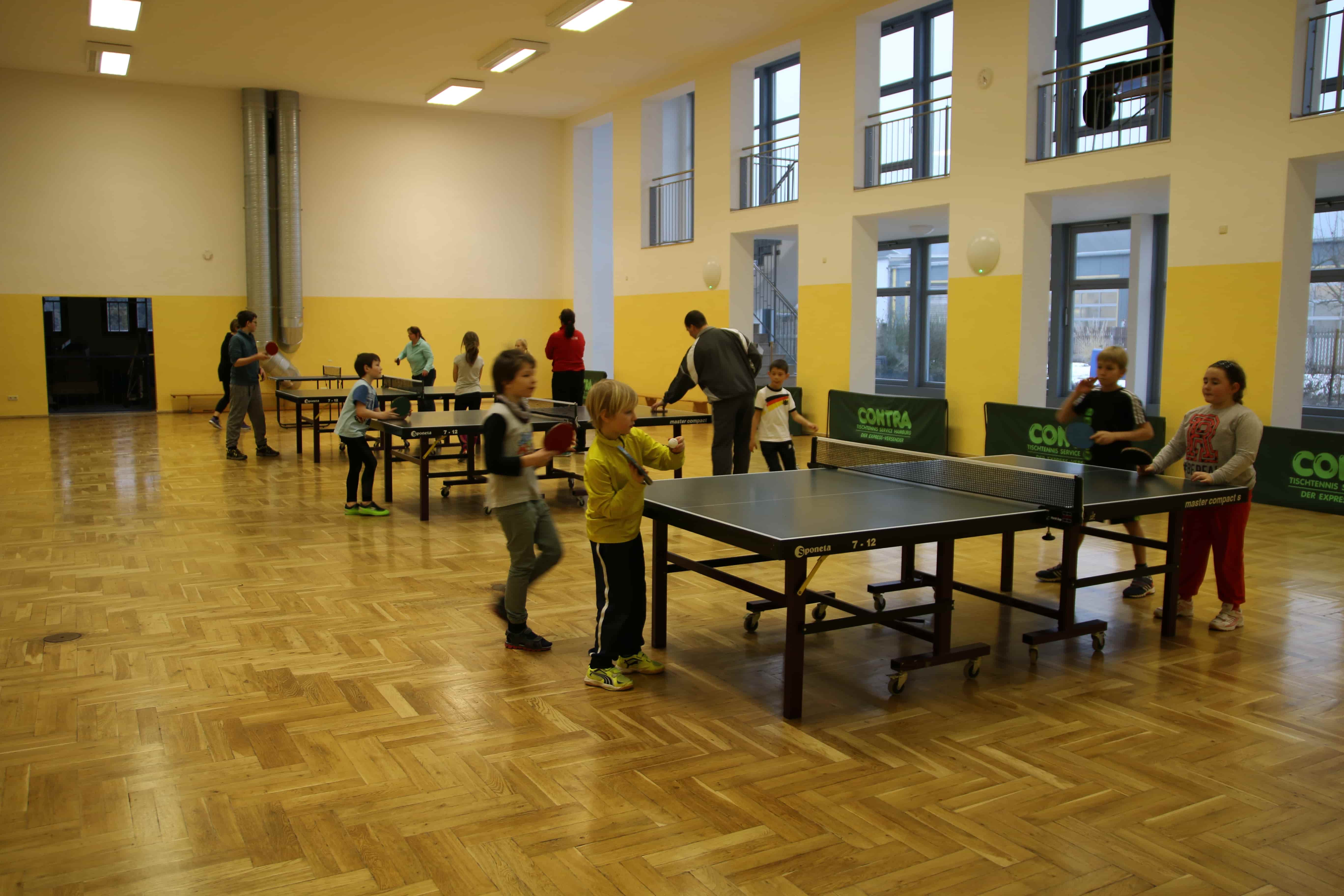 Tischtennis in der Geratalhalle
